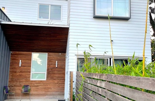 East Cesar Chavez Villa | ATX Icon Mansion Rainey Street 6 min Walk