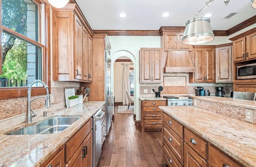 South River City House | ATX Oasis | Pool | Hot tub | Firepit | Billiards