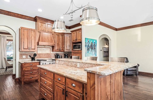 South River City House | ATX Oasis | Pool | Hot tub | Firepit | Billiards