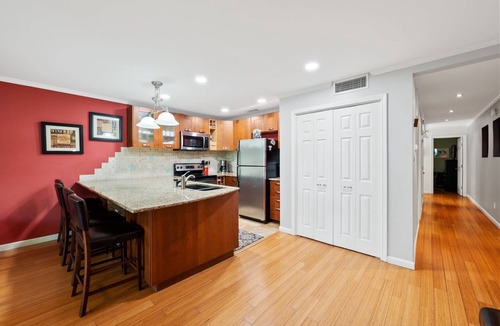 Riverside Condo | ATX Southshore Condo