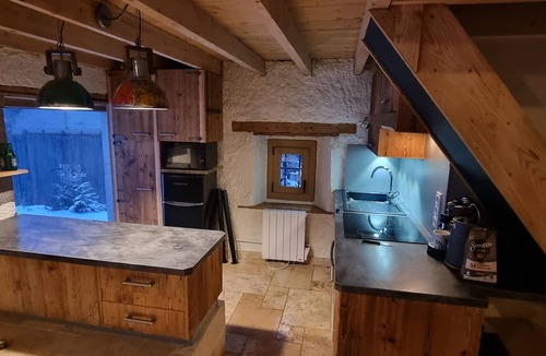 Saint-Pierre-de-Chartreuse House | Atypical house for 2 with private jacuzzi