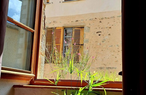 Saint-Leonard-de-Noblat House | Atypical medieval house