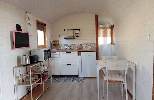 Ranton Ski Chalet | Atypical accommodation all-comfort caravan