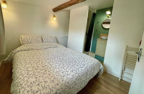Les Beaux-Arts Apartment | Atypical apartment - near garden