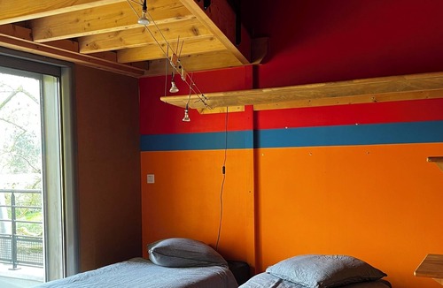 Tosny House | Atypical architect's house and its private port on the Seine