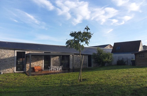 Ermenonville House | Atypical building with modern comfort for families with children or professionals