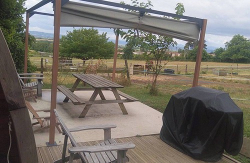 Anjou Cabin | Atypical gite in the heart of a horse farm: swimming pool, Nordic bath, mini farm.