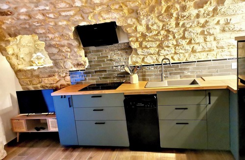 La Boissiere Apartment | Atypical renovated stable apartment