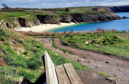 Poulgoazec Apartment | Atypical studio with all comforts