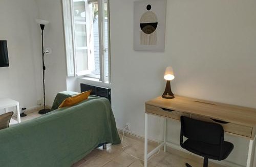 Arpajon Apartment | Atypique Logement Central