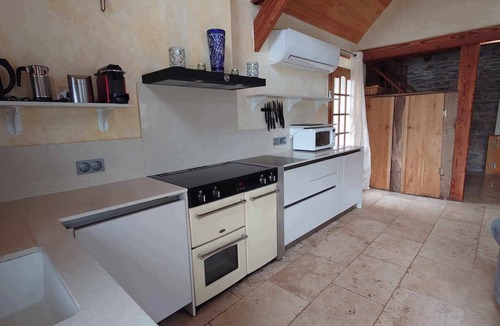 Villeneuve d'Aveyron House | Atypique Maison de Charme