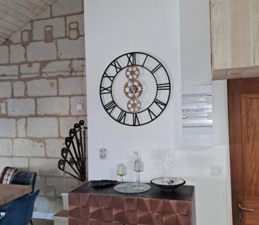 Saumur Apartment | Atypique Saumur 80 m2 joli appartement 2 à 7 pers familial rénové entier 3 chambres hyper centre