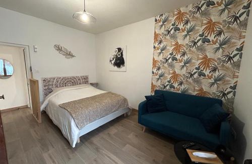 Saint-Amand-Montrond Apartment | Au 15 Bis - Studio Hyper Centre