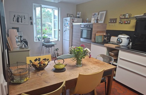 Hyenville House | AU 15 : charming house with garden, 3 bedrooms 3 bathrooms 6 km from the beach, animals ok