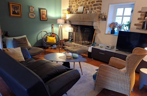 Hyenville House | AU 15 : charming house with garden, 3 bedrooms 3 bathrooms 6 km from the beach, animals ok