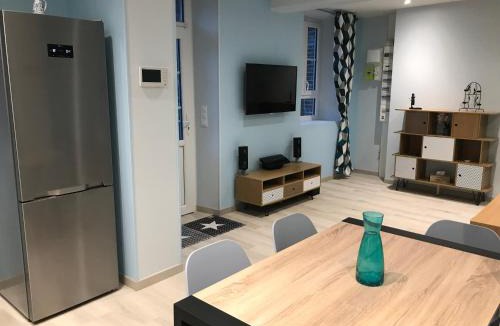 Villiers-Louis House | Au 24