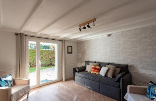 La Rochefoucauld Apartment | Au 9ème Art