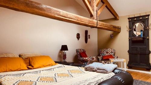Chateaumur House | Au bon endroit " chambres d hotes "