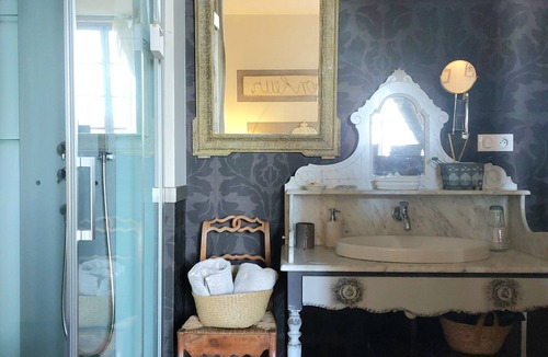 Lusignan-Petit Bed & Breakfast | Au Bonheur d'Alphonse