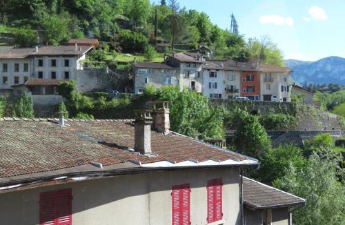 Pont-en-Royans Apartment | Au Bonheur Suspendu