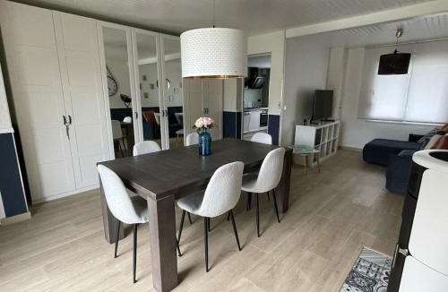 Saint-Lo House | Au Bord de L'Ô