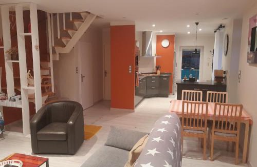 Soing-Cubry-Charentenay House | Au bord de l'eau