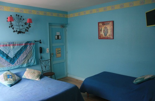 Neuvy-sur-Barangeon Hotel | Au Bord Du Monde