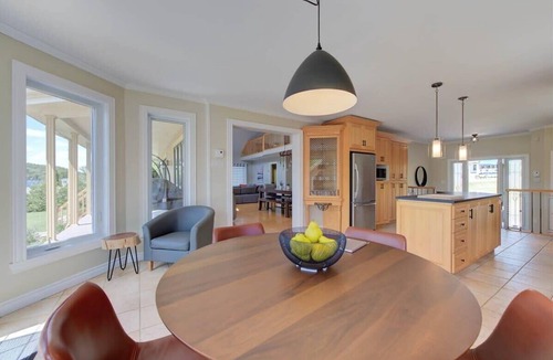 Grandes-Piles Ski Chalet | Au bord du St-Maurice, Spa & Private Dockm ski