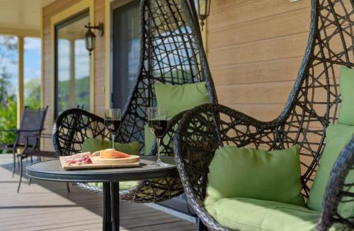 Grandes-Piles Ski Chalet | Au Bord du St-Maurice navigable river spa and ski