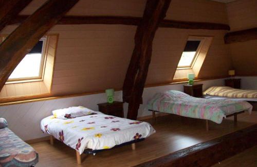 Cosges House | AU Bosquet fleuri