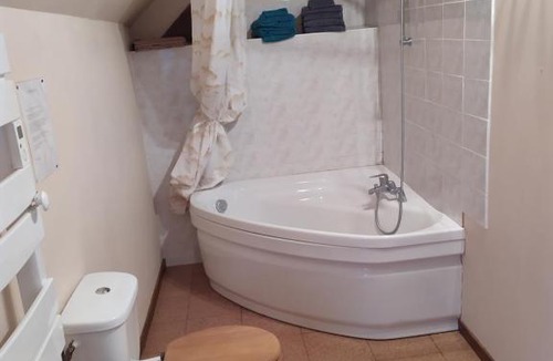 Ambrieres-les-Vallees House | Au bout de la marais