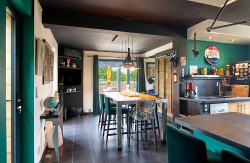 Vitrac House | Au Bout du Chemin - Vue Chateau