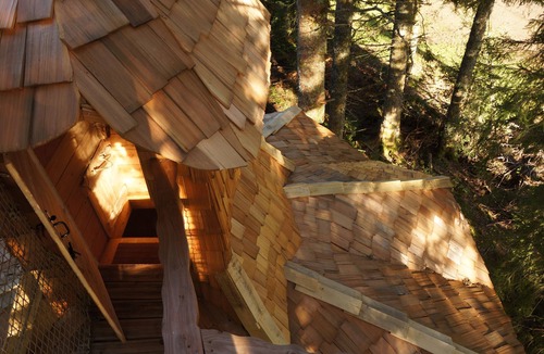 La Tour-dʼAuvergne Cabin | Au Brendezi tree house