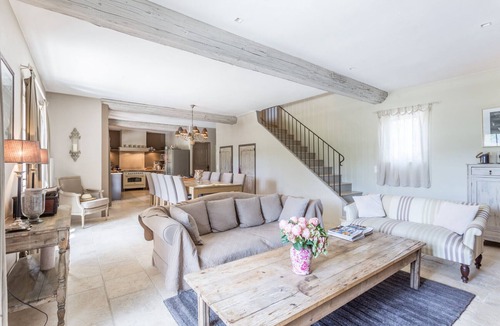 Menerbes House | Au Cœur de la Pinède