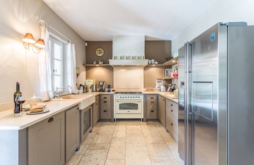 Menerbes House | Au Cœur de la Pinède