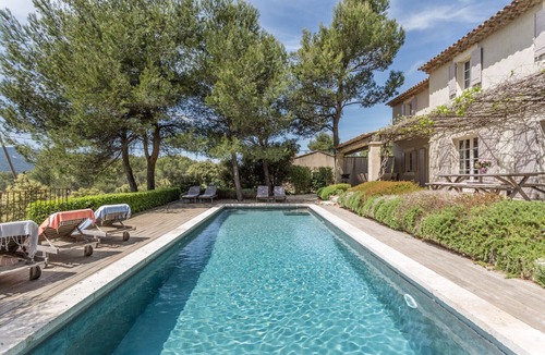 Menerbes House | Au Cœur de la Pinède