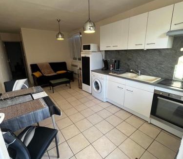 Saint-Hilaire-de-Brethmas Apartment | Au cœur de St hilaire