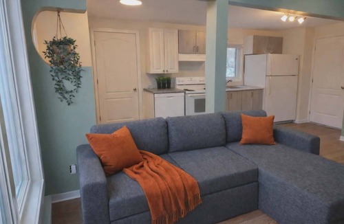 Saint-Gabriel-de-Valcartier Ski Chalet | Authentic nature cottage + private lake access 1 min Village Vacances Valcartier