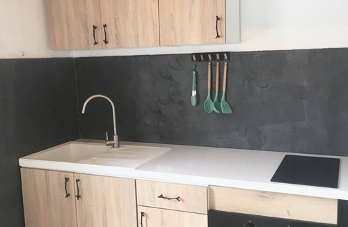 Saint-Bonnet-le-Courreau Apartment | Au chant du ruisseau (accommodation with jacuzzi)