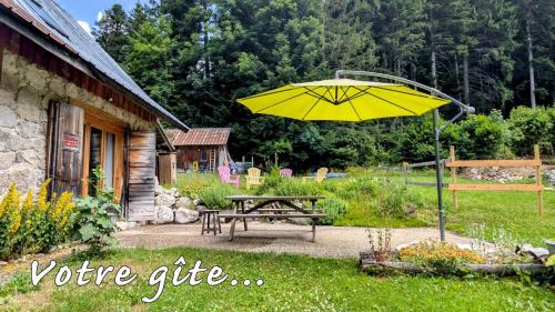 Saint-Pierre-d'Entremont Apartment | Au Chalet Du Planolet