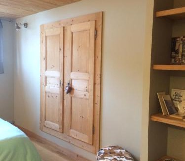 Les Fourgs Bed & Breakfast | Au Charnet
