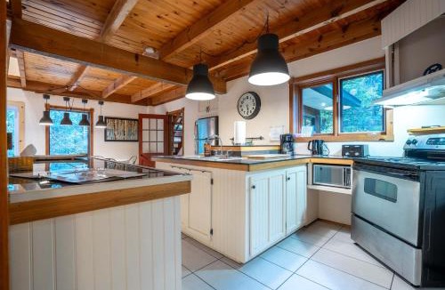 Sainte-Melanie Ski Chalet | Au Chic Chalet des Chutes Chic Chalet