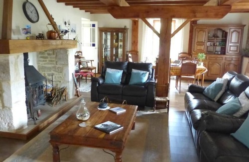 Saint-Juire-Champgillon House | Au Clair du Soleil