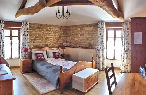 Saint-Juire-Champgillon House | Au Clair du Soleil