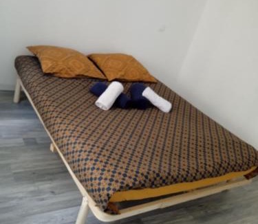 Saint-Julien-de-Vouvantes Apartment | Au Clair De Lune - Dormir Comme A La Maison