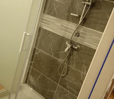 Saint-Julien-de-Vouvantes Apartment | Au Clair De Lune - Dormir Comme A La Maison