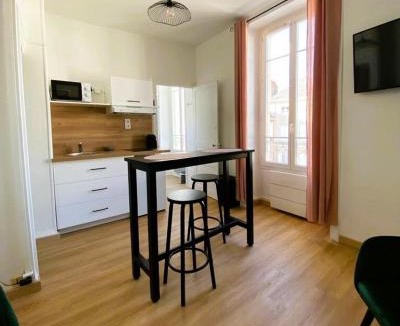 Laval Apartment | Au coeur de ville