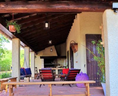 Saint-Laurent-La-Vernede Bed & Breakfast | Au Coeur Des Arbres