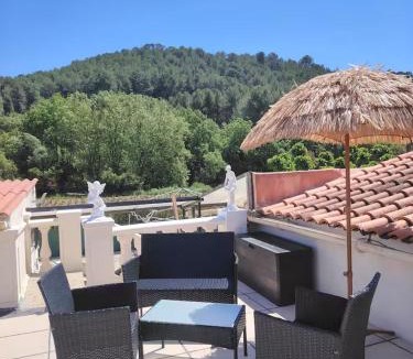 Le Castellet House | Au coeur des vignes