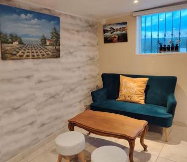 Le Castellet House | Au coeur des vignes